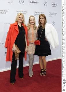 Frauke Ludowig, Janin Reinhardt und Mareile Hoeppner - Ankunft zur Marc Cain Fashion-Show im Rahmen der Mercedes-Benz Fashion Week Berlin Autumn Winter 2016 am Brandenburger Tor in Berlin am 19.01.2016. Mercedes-Benz Fashion Week Berlin Autumn Winter 2016