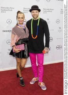 Mateo Jaschik und Freundin Coco - Ankunft zur Marc Cain Fashion-Show im Rahmen der Mercedes-Benz Fashion Week Berlin Autumn Winter 2016 am Brandenburger Tor in Berlin am 19.01.2016. Mercedes-Benz Fashion Week Berlin Autumn Winter 2016