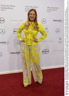 Sonja Kirchberger - Ankunft zur Sportalm Fashion-Show im Rahmen der Mercedes-Benz Fashion Week Berlin Autumn Winter 2016 am Brandenburger Tor in Berlin am 19.01.2016. Mercedes-Benz Fashion Week Berlin Autumn Winter 2016