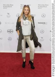 Jana Julie Kilka - Ankunft zur Sportalm Fashion-Show im Rahmen der Mercedes-Benz Fashion Week Berlin Autumn Winter 2016 am Brandenburger Tor in Berlin am 19.01.2016. Mercedes-Benz Fashion Week Berlin Autumn Winter 2016