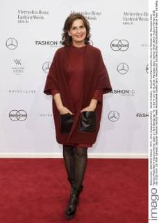 Astrid Rudolph - Ankunft zur Riani Fashion-Show im Rahmen der Mercedes-Benz Fashion Week Berlin Autumn Winter 2016 am Brandenburger Tor in Berlin am 19.01.2016. Mercedes-Benz Fashion Week Berlin Autumn Winter 2016