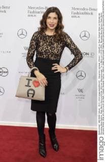 Alexandra Leinauer (Polzin) - Ankunft zur Riani Fashion-Show im Rahmen der Mercedes-Benz Fashion Week Berlin Autumn Winter 2016 am Brandenburger Tor in Berlin am 19.01.2016. Mercedes-Benz Fashion Week Berlin Autumn Winter 2016