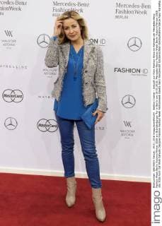 Bettina Cramer - Ankunft zur Riani Fashion-Show im Rahmen der Mercedes-Benz Fashion Week Berlin Autumn Winter 2016 am Brandenburger Tor in Berlin am 19.01.2016. Mercedes-Benz Fashion Week Berlin Autumn Winter 2016