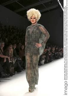 Olivia Jones bei der Riani Fashion Show auf der Mercedes-Benz Fashion Week Berlin Autumn Winter 2016. Berlin, 19.01.2016 Foto:xS.xGabschx xFuturexImage