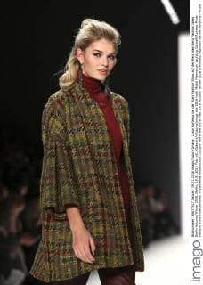 Luisa Hartema bei der Riani Fashion Show auf der Mercedes-Benz Fashion Week Berlin Autumn Winter 2016. Berlin, 19.01.2016 Foto:xS.xGabschx xFuturexImage