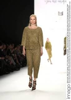 Franziska Knuppe bei der Riani Fashion Show auf der Mercedes-Benz Fashion Week Berlin Autumn Winter 2016. Berlin, 19.01.2016 Foto:xS.xGabschx xFuturexImage