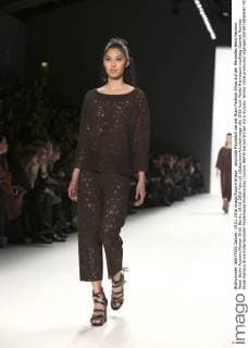 Anuthida Ploypetch bei der Riani Fashion Show auf der Mercedes-Benz Fashion Week Berlin Autumn Winter 2016. Berlin, 19.01.2016 Foto:xS.xGabschx xFuturexImage