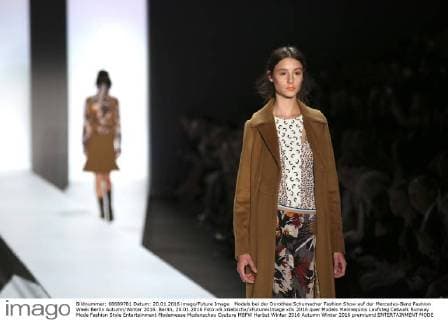Models bei der Dorothee Schumacher Fashion Show auf der Mercedes-Benz Fashion Week Berlin Autumn Winter 2016. Berlin, 20.01.2016 Foto:xS.xGabschx xFuturexImage