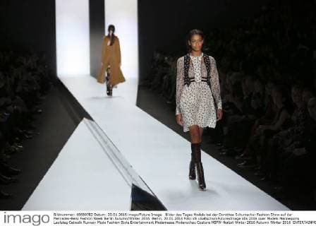 Bilder des Tages Models bei der Dorothee Schumacher Fashion Show auf der Mercedes-Benz Fashion Week Berlin Autumn Winter 2016. Berlin, 20.01.2016 Foto:xS.xGabschx xFuturexImage