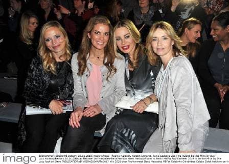 Regina Halmich, Kerstin Linnartz, Xenia Seeberg und Tina Ruland bei der Minx by Eva Lutz Modenschau am 20.01.2016 im Rahmen der Mercedes-Benz Fashion Week Herbst Winter in Berlin MBFW Fashionweek 2016 in Berlin- Minx by Eva Lutz Fashion Show 