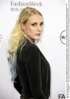 Lexy Hell bei der Rebekka Ruetz Fashion Show auf der Mercedes-Benz Fashion Week Berlin Autumn Winter 2016. Berlin, 20.01.2016 Foto:xS.xGabschx xFuturexImage