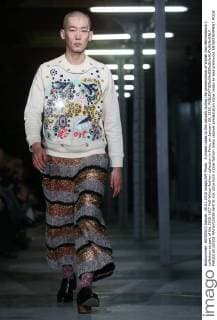 A model takes to the catwalk during the presentation of Walter Van Beirendonck s collection as part of the 2016-1017 Fall-Winter fashion collection in Paris, on January 20, 2016.  PAR20160120108 MAYAxVIDON-WHITE