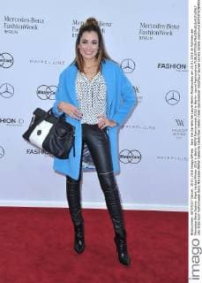Jana Ina Zarrella bei Laurel Berlin Modenschau am 20.01.2016 im Rahmen der Mercedes-Benz Fashion Week Herbst Winter 2016 in Berlin MBFW Fashionweek 2016 in Berlin- Laurel Fashionshow 