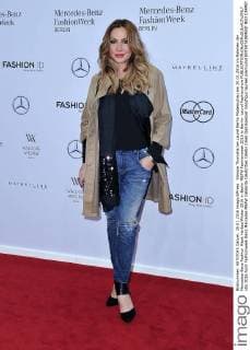 Simone Thomalla bei Laurel Berlin Modenschau am 20.01.2016 im Rahmen der Mercedes-Benz Fashion Week Herbst Winter 2016 in Berlin MBFW Fashionweek 2016 in Berlin- Laurel Fashionshow 