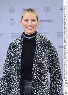 Karolina Kurkova bei der Ankunft zur G.M.Kretschmer Modenschau am 20.01.2016 im Rahmen der Mercedes-Benz Fashion Week Herbst Winter 2016 in Berlin MBFW Fashionweek 2016 in Berlin- G.M.Kretschmer Fashionshow 