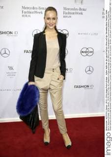 Esther Seibt bei der Laurel Fashion Show auf der Mercedes-Benz Fashion Week Berlin Autumn Winter 2016. Berlin, 20.01.2016 Foto:xS.xGabschx xFuturexImage