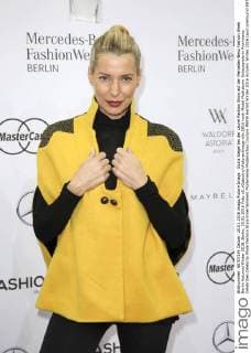 Giulia Siegel bei der Laurel Fashion Show auf der Mercedes-Benz Fashion Week Berlin Autumn Winter 2016. Berlin, 20.01.2016 Foto:xS.xGabschx xFuturexImage