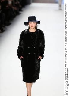 Jan. 20, 2016 - Berlin, Germany - Mercedes-Benz Fashion Week Autum Winter 2016 in Berlin. A model presents collection of Rebekka Ruetz Berlin Germany - ZUMAp133