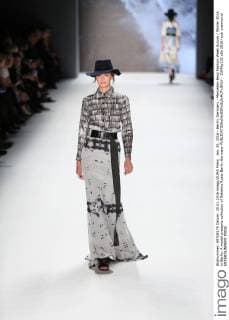 Jan. 20, 2016 - Berlin, Germany - Mercedes-Benz Fashion Week Autum Winter 2016 in Berlin. A model presents collection of Rebekka Ruetz Berlin Germany - ZUMAp133