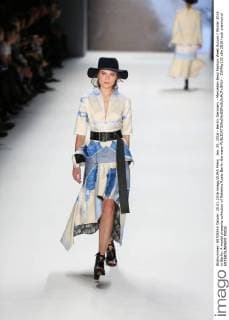 Jan. 20, 2016 - Berlin, Germany - Mercedes-Benz Fashion Week Autum Winter 2016 in Berlin. A model presents collection of Rebekka Ruetz Berlin Germany - ZUMAp133
