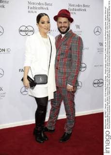 Miyabi Kawai und Manuel Cortez bei der Guido Maria Kretschmer Fashion Show auf der Mercedes-Benz Fashion Week Berlin Autumn Winter 2016. Berlin, 20.01.2016 Foto:xS.xGabschx xFuturexImage
