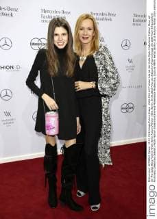 Katja Flint mit Tochter Lisa bei der Guido Maria Kretschmer Fashion Show auf der Mercedes-Benz Fashion Week Berlin Autumn Winter 2016. Berlin, 20.01.2016 Foto:xS.xGabschx xFuturexImage