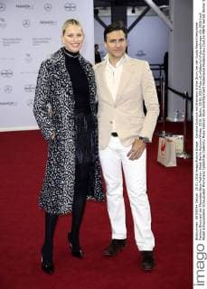 Karolina Kurkova mit Ehemann Archie Drury bei der Guido Maria Kretschmer Fashion Show auf der Mercedes-Benz Fashion Week Berlin Autumn Winter 2016. Berlin, 20.01.2016 Foto:xS.xGabschx xFuturexImage