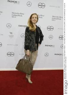 Kristin Meyer bei der MBFW 2016 Show MINX Zelt am Brandenburger Tor auf der Strasse des 17. Juni in Berlin.