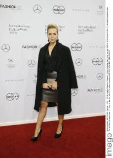 Lara-Isabelle Rentinck bei der MBFW 2016 Show MINX Zelt am Brandenburger Tor auf der Strasse des 17. Juni in Berlin.