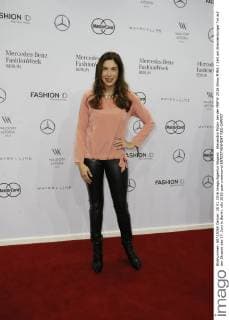 Alexandra Polzin bei der MBFW 2016 Show MINX Zelt am Brandenburger Tor auf der Strasse des 17. Juni in Berlin.