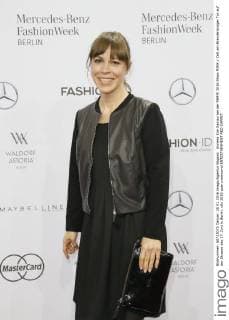 Anneke Kim Samau bei der MBFW 2016 Show MINX Zelt am Brandenburger Tor auf der Strasse des 17. Juni in Berlin.