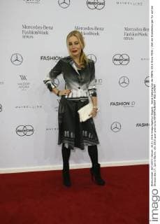 Xenia Seeberg bei der MBFW 2016 Show MINX Zelt am Brandenburger Tor auf der Strasse des 17. Juni in Berlin.