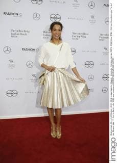 Annabelle Mandeng bei der MBFW 2016 Show MINX Zelt am Brandenburger Tor auf der Strasse des 17. Juni in Berlin.
