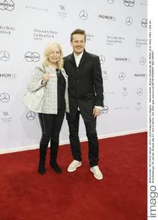Sabine Postel, Roman Knizka bei der MBFW 2016 Show MINX Zelt am Brandenburger Tor auf der Strasse des 17. Juni in Berlin.
