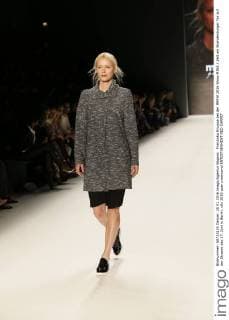 Franziska Knuppe bei der MBFW 2016 Show MINX Zelt am Brandenburger Tor auf der Strasse des 17. Juni in Berlin.
