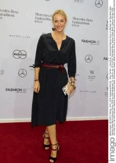 Petra Winter - Ankunft zur Anja Gockel Fashion-Show im Rahmen der Mercedes-Benz Fashion Week Berlin Autumn Winter 2016 am Brandenburger Tor in Berlin am 19.01.2016. Mercedes-Benz Fashion Week Berlin Autumn Winter 2016