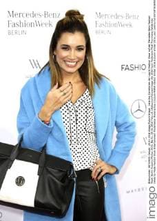 Jana Ina Zarrella bei der Laurel Fashion Show auf der Mercedes-Benz Fashion Week Berlin Autumn Winter 2016. Berlin, 20.01.2016 Foto:xS.xGabschx xFuturexImage