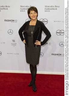 Janina Hartwig - Ankunft zur Minx by Eva Lutz Fashion-Show im Rahmen der Mercedes-Benz Fashion Week Berlin Autumn Winter 2016 am Brandenburger Tor in Berlin am 19.01.2016. Mercedes-Benz Fashion Week Berlin Autumn Winter 2016