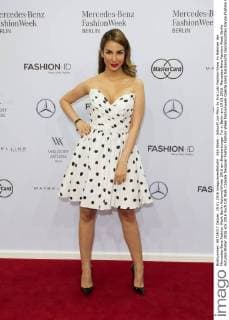Sila Shain - Ankunft zur Minx by Eva Lutz Fashion-Show im Rahmen der Mercedes-Benz Fashion Week Berlin Autumn Winter 2016 am Brandenburger Tor in Berlin am 19.01.2016. Mercedes-Benz Fashion Week Berlin Autumn Winter 2016