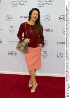 Christine Neubauer - Ankunft zur Minx by Eva Lutz Fashion-Show im Rahmen der Mercedes-Benz Fashion Week Berlin Autumn Winter 2016 am Brandenburger Tor in Berlin am 19.01.2016. Mercedes-Benz Fashion Week Berlin Autumn Winter 2016