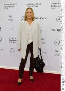 Sybille Beckenbauer - Ankunft zur Minx by Eva Lutz Fashion-Show im Rahmen der Mercedes-Benz Fashion Week Berlin Autumn Winter 2016 am Brandenburger Tor in Berlin am 19.01.2016. Mercedes-Benz Fashion Week Berlin Autumn Winter 2016