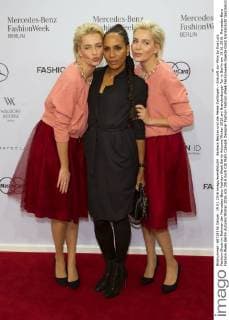 Barbara Becker und die Meise Zwillingen - Ankunft zur Minx by Eva Lutz Fashion-Show im Rahmen der Mercedes-Benz Fashion Week Berlin Autumn Winter 2016 am Brandenburger Tor in Berlin am 19.01.2016. Mercedes-Benz Fashion Week Berlin Autumn Winter 2016