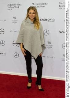 Jana Kilka - Ankunft zur Minx by Eva Lutz Fashion-Show im Rahmen der Mercedes-Benz Fashion Week Berlin Autumn Winter 2016 am Brandenburger Tor in Berlin am 19.01.2016. Mercedes-Benz Fashion Week Berlin Autumn Winter 2016