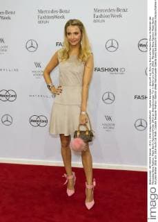 Sophie Hermann - Ankunft zur Minx by Eva Lutz Fashion-Show im Rahmen der Mercedes-Benz Fashion Week Berlin Autumn Winter 2016 am Brandenburger Tor in Berlin am 19.01.2016. Mercedes-Benz Fashion Week Berlin Autumn Winter 2016