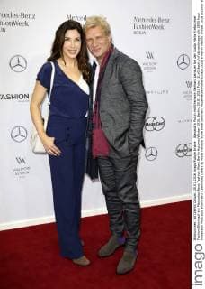 Alexandra Polzin mit Ehemann Gerhard Leinauer bei der Guido Maria Kretschmer Fashion Show auf der Mercedes-Benz Fashion Week Berlin Autumn Winter 2016. Berlin, 20.01.2016 Foto:xS.xGabschx xFuturexImage