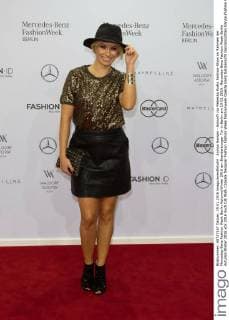 Annica Hansen - Ankunft zur Rebekka Ruètz Fashion-Show im Rahmen der Mercedes-Benz Fashion Week Berlin Autumn Winter 2016 am Brandenburger Tor in Berlin am 19.01.2016. Mercedes-Benz Fashion Week Berlin Autumn Winter 2016
