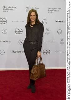 Ulrike Frank - Ankunft zur Rebekka Ruètz Fashion-Show im Rahmen der Mercedes-Benz Fashion Week Berlin Autumn Winter 2016 am Brandenburger Tor in Berlin am 19.01.2016. Mercedes-Benz Fashion Week Berlin Autumn Winter 2016