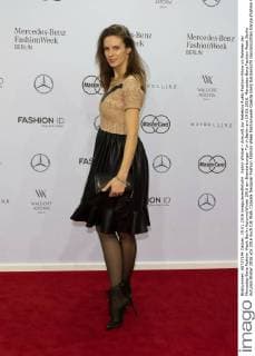 Katrin Wrobel - Ankunft zur Rebekka Ruètz Fashion-Show im Rahmen der Mercedes-Benz Fashion Week Berlin Autumn Winter 2016 am Brandenburger Tor in Berlin am 19.01.2016. Mercedes-Benz Fashion Week Berlin Autumn Winter 2016