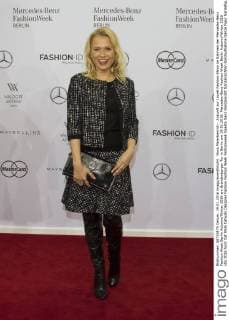 Nova Meierhenrich - Ankunft zur Laurèl Fashion-Show im Rahmen der Mercedes-Benz Fashion Week Berlin Autumn Winter 2016 am Brandenburger Tor in Berlin am 19.01.2016. Mercedes-Benz Fashion Week Berlin Autumn Winter 2016
