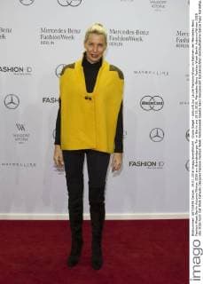 Giulia Siegel - Ankunft zur Laurèl Fashion-Show im Rahmen der Mercedes-Benz Fashion Week Berlin Autumn Winter 2016 am Brandenburger Tor in Berlin am 19.01.2016. Mercedes-Benz Fashion Week Berlin Autumn Winter 2016